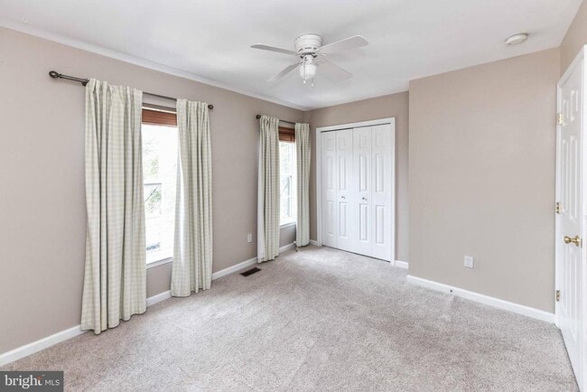 Building Photo - 20947 Colecroft Square