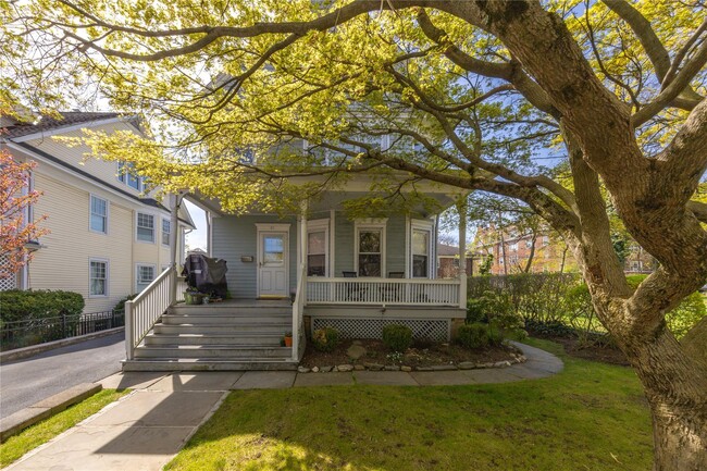 Primary Photo - 27 Meadow Ave