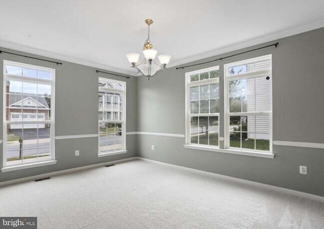 Building Photo - 320 Hopkins Dr