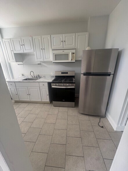 Building Photo - 22 S Tremont Rd