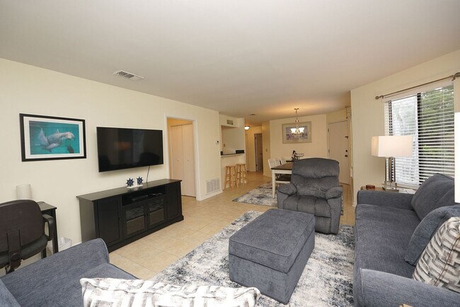 Building Photo - First Floor Condo in Bluewater Bay