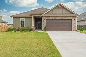 Building Photo - 162 Bowdock Dr.