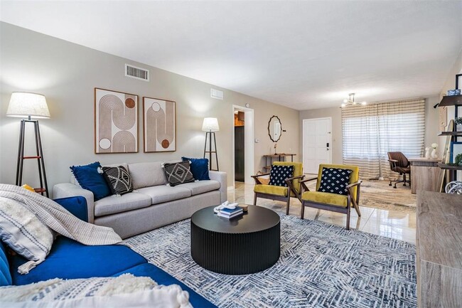 Building Photo - 3718 W McKay Ave