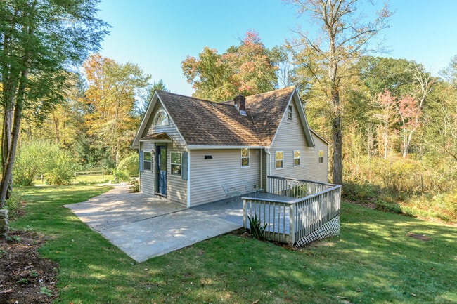 Building Photo - 81 Picketts Ridge Rd