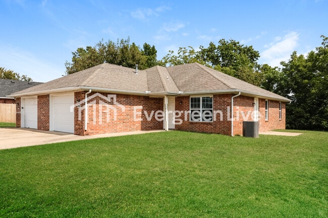 Building Photo - 1953 S 11th Pl