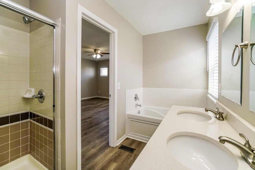 Building Photo - 6807 Willow Bloom Dr