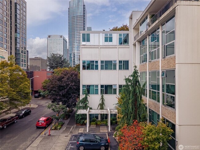 Building Photo - 1000 Union St