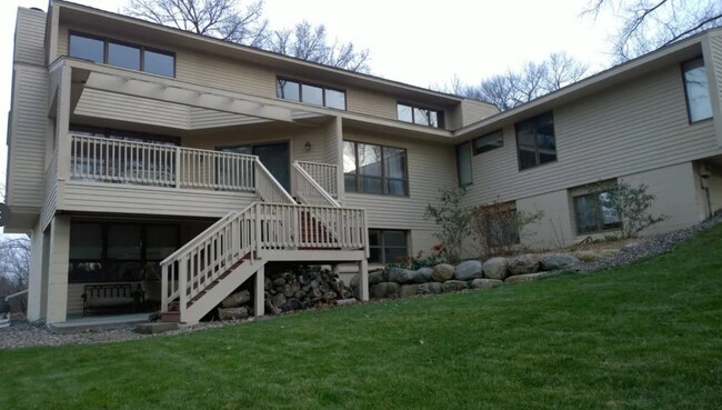 Building Photo - 2504 Sheffield Cir N