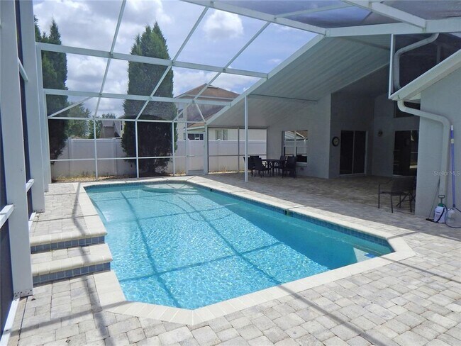 Building Photo - 5815 Heronview Cres Dr