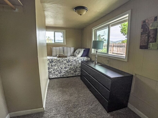 Building Photo - Arnold House