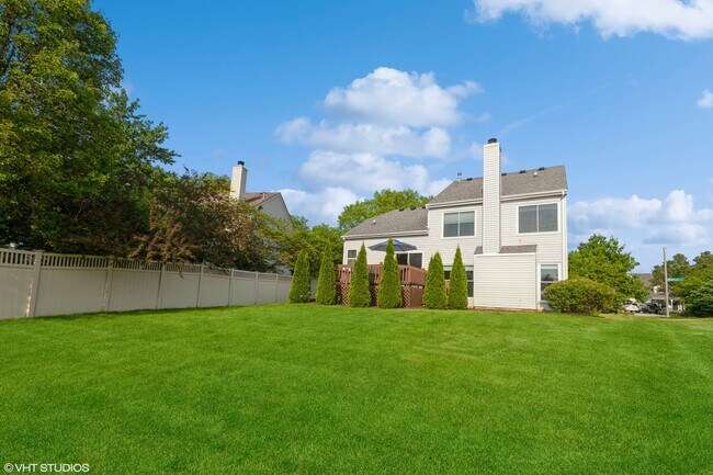 Building Photo - 724 Wildflower Cir