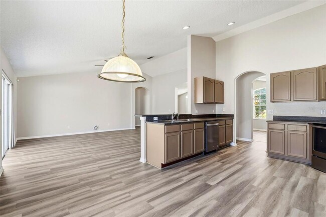 Building Photo - 1791 Florence Vista Blvd