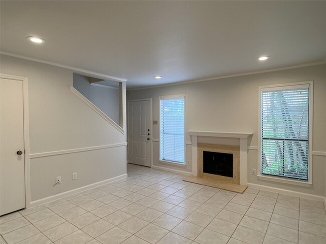 Building Photo - 1601 S Shepherd Dr