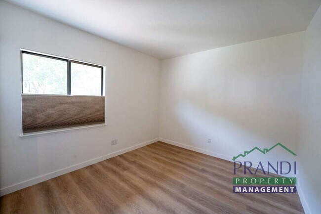 Building Photo - 62 Village Cir