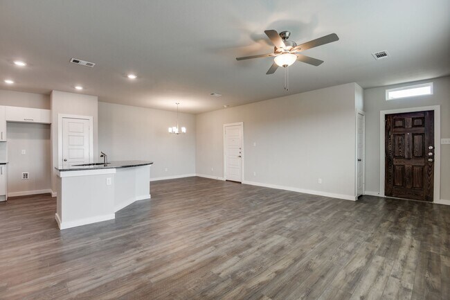 Building Photo - 752 Wheatfield Dr