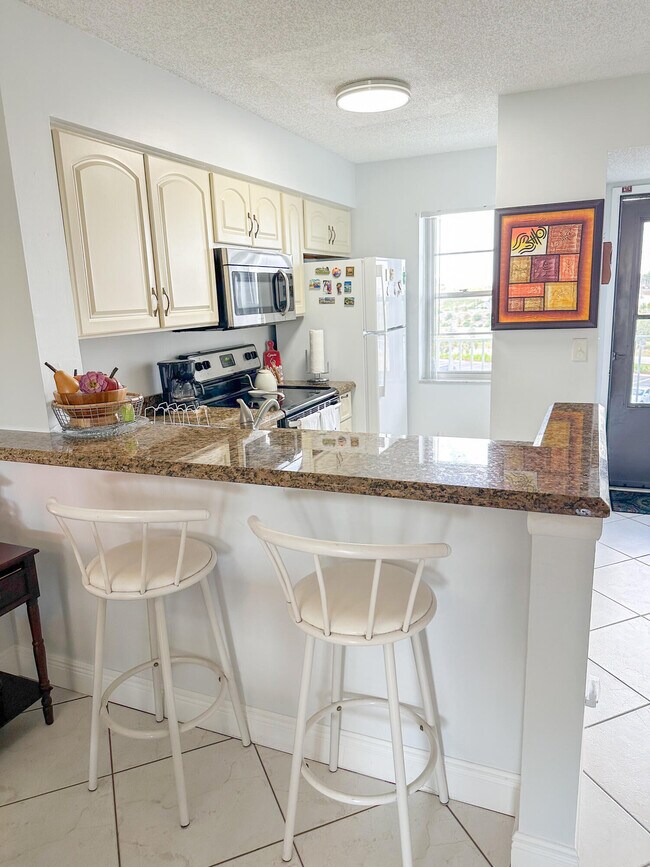 Building Photo - 2222 N Cypress Bend Dr