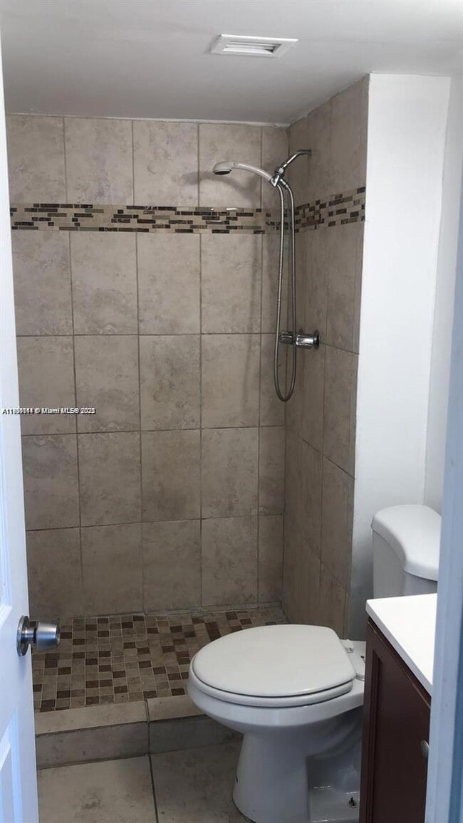 Building Photo - 494 NW 165th St