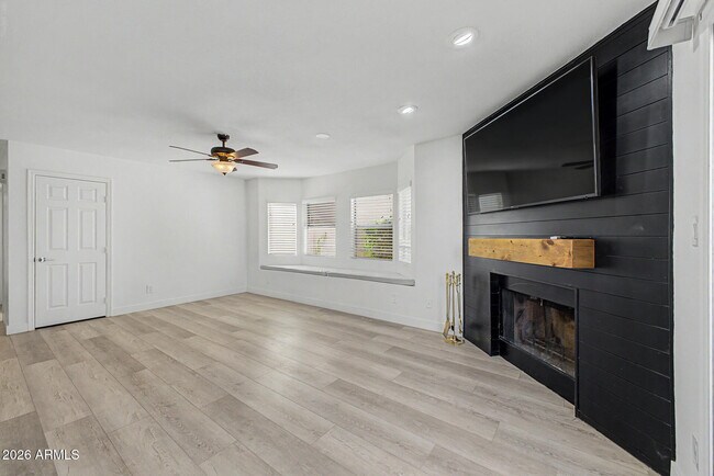 Building Photo - 11145 N 109th St