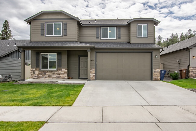Primary Photo - Beautiful 4 Bedroom 2.5 Bath River Run Home