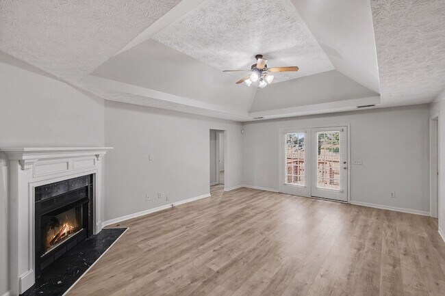 Building Photo - 1360 Harrington Dr