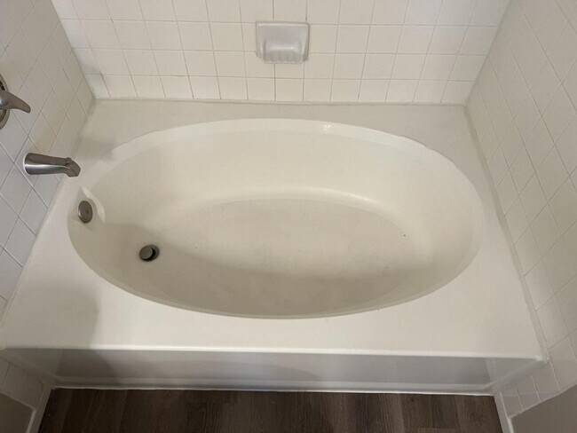 Building Photo - 7570 W Flamingo Rd