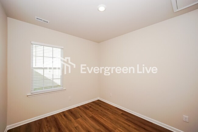 Building Photo - 6466 Fairfax Ct