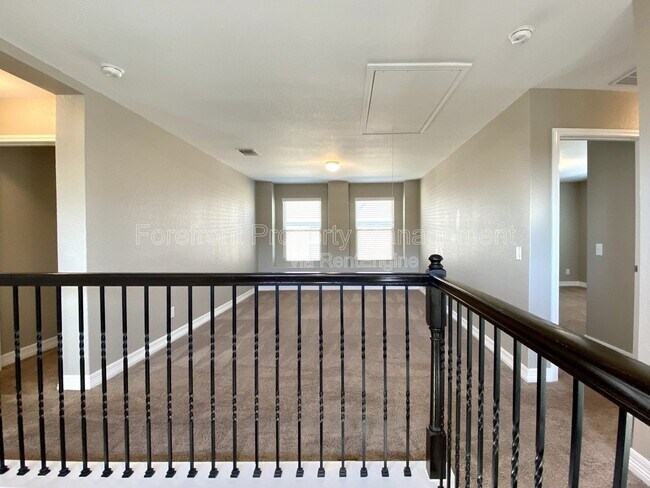 Building Photo - 1206 Ranch Falls