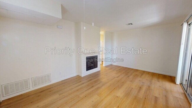 Building Photo - 10844 Sabre Hill Dr
