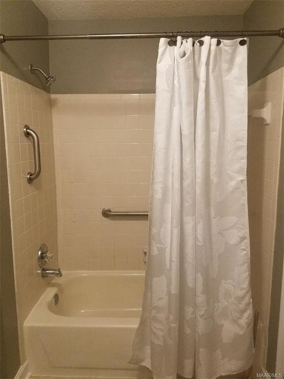 Building Photo - 1811 Young Farm Rd