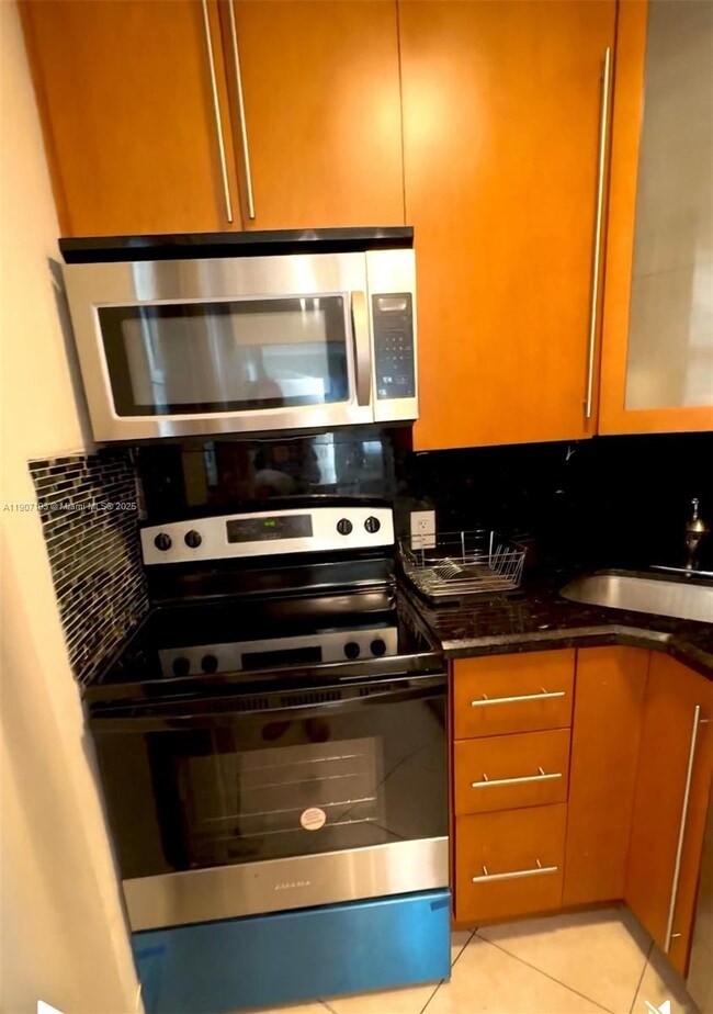 Building Photo - 919 Michigan Ave