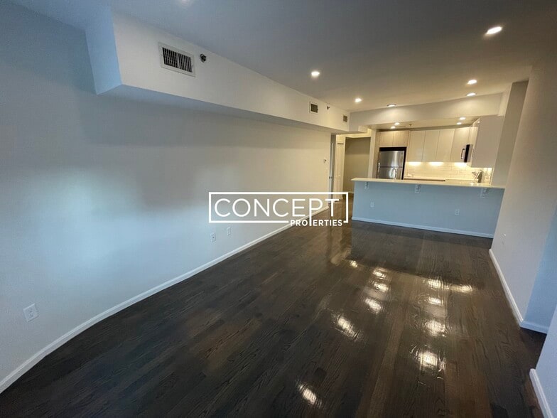Building Photo - 1406 Beacon St
