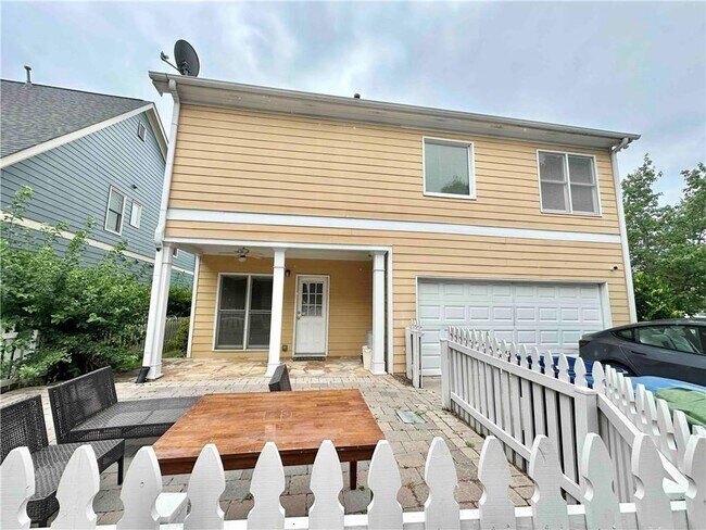 Building Photo - 1541 Gilstrap Ln NW