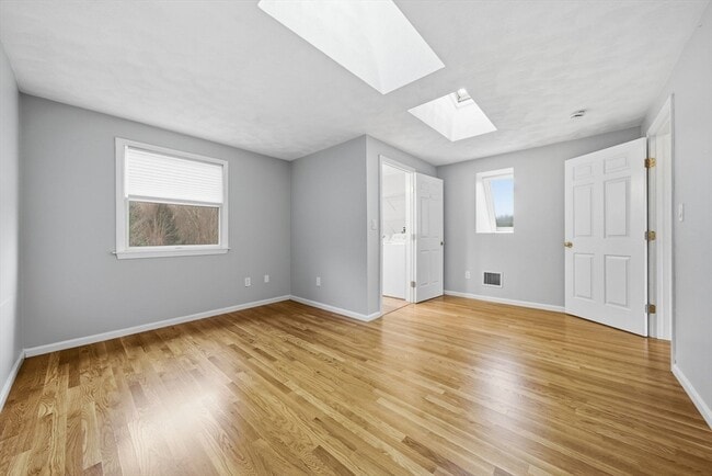 Building Photo - 184 Park St