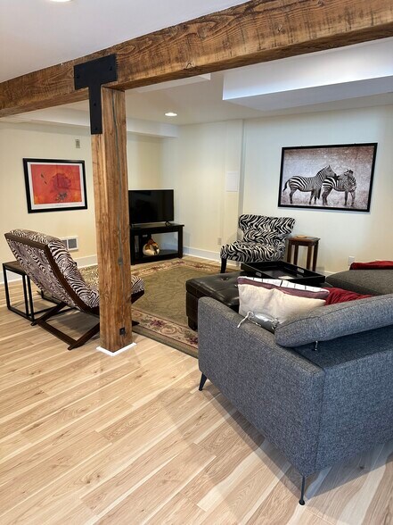 Building Photo - 11504 6th Ave NW