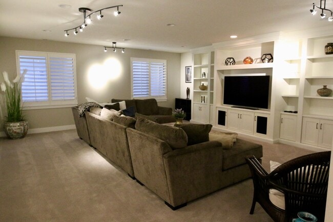 Building Photo - Lovely Home For Rent In Highland, UT (Fully Furnished)