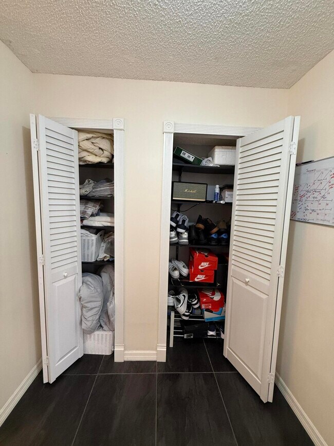 Building Photo - 1021 Springdale Cir