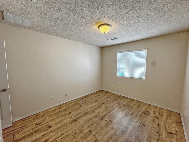 Building Photo - 11019 Marina Gate Trail NE