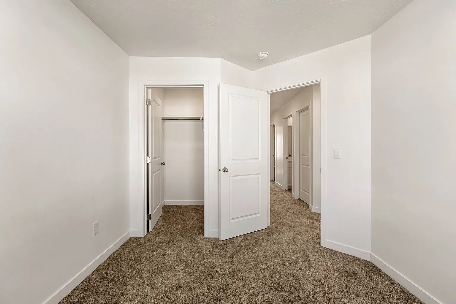 Building Photo - 1737 S Devils Garden Ln