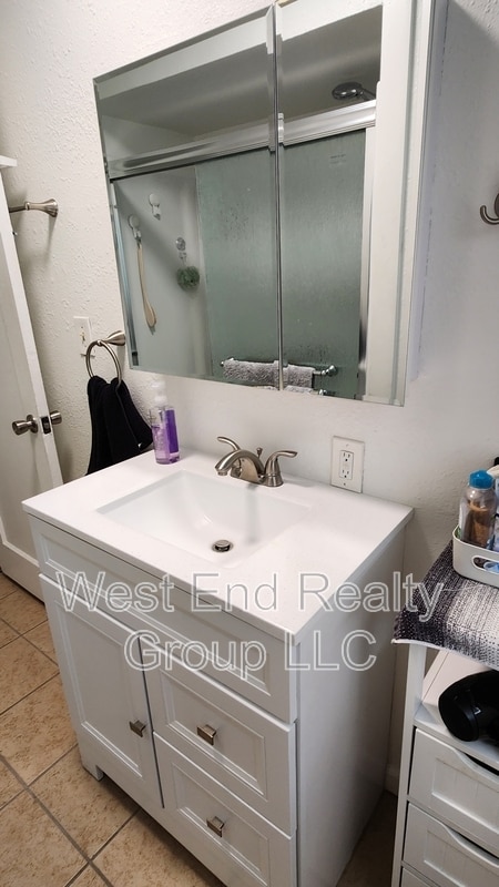 Building Photo - 1023-1029 North Washington Avenue - 1029