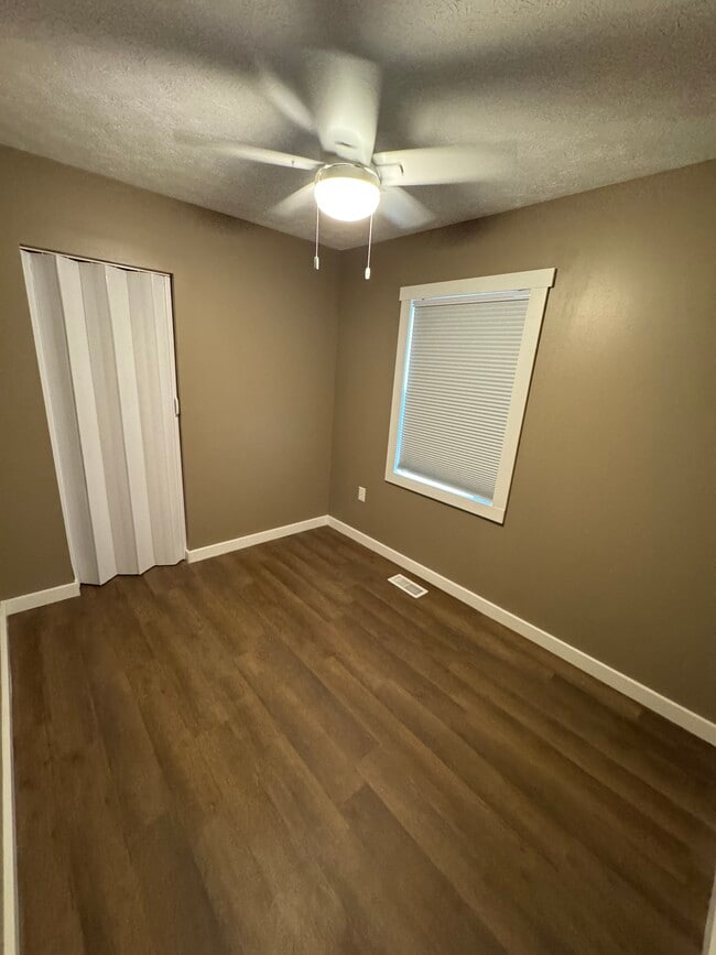 Building Photo - 345 Frayne Dr