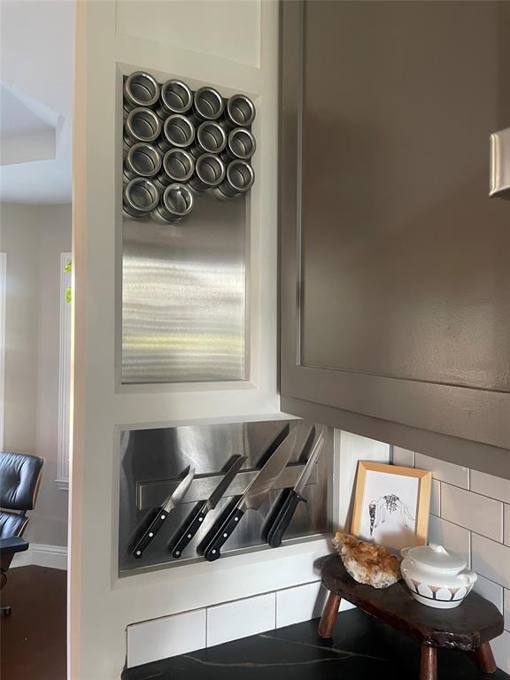 Building Photo - 2300 Dijon Dr