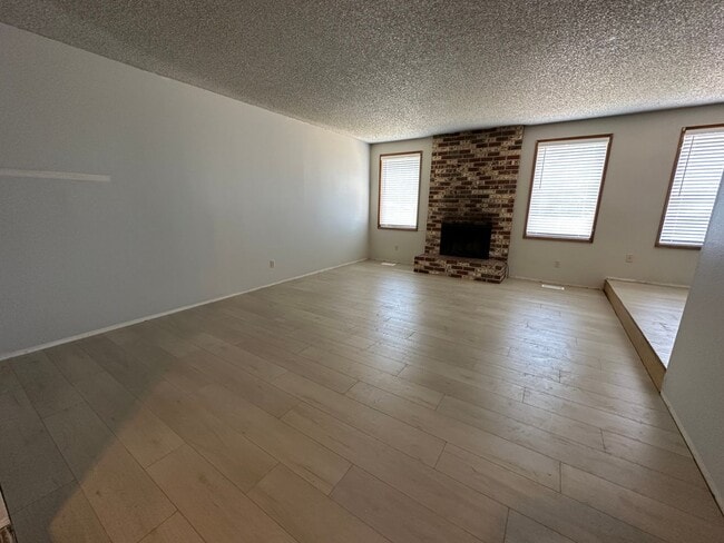 Building Photo - 4716 SW Stoddard Dr