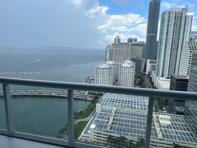 Building Photo - 495 Brickell Ave