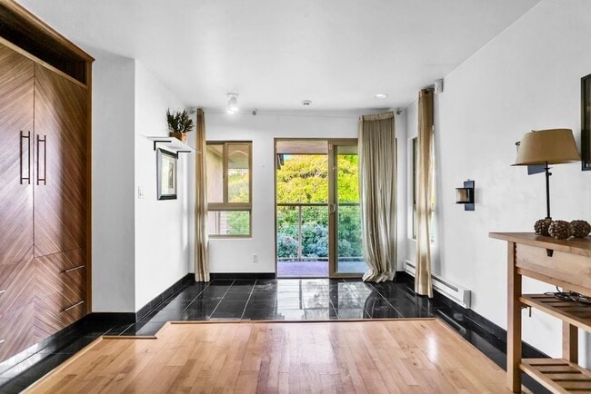 Building Photo - Gorgeous Studio in La Jolla Village! Avail...