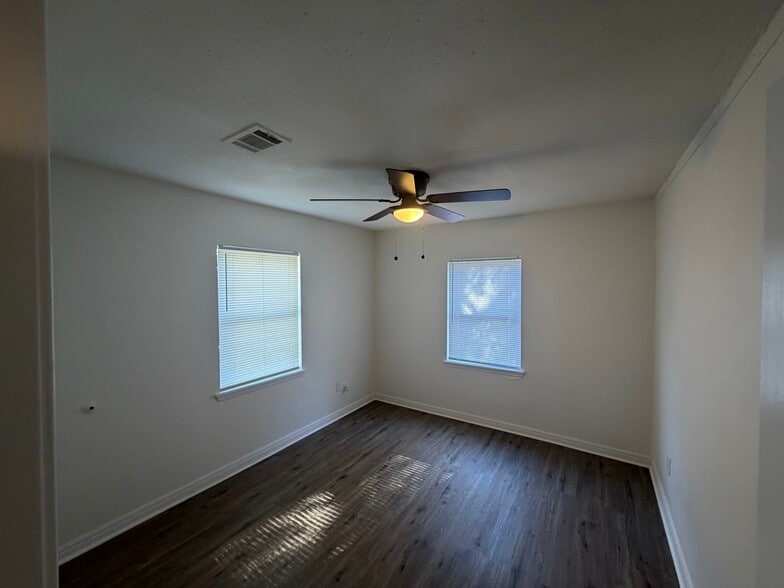 Bedroom - 114 Rosewood Dr