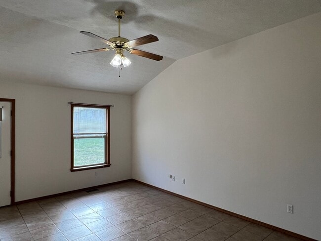 Building Photo - Great Nixa Location!