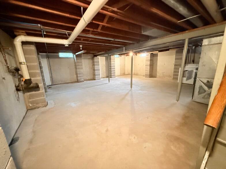 Building Photo - 251 Old Lyme Dr