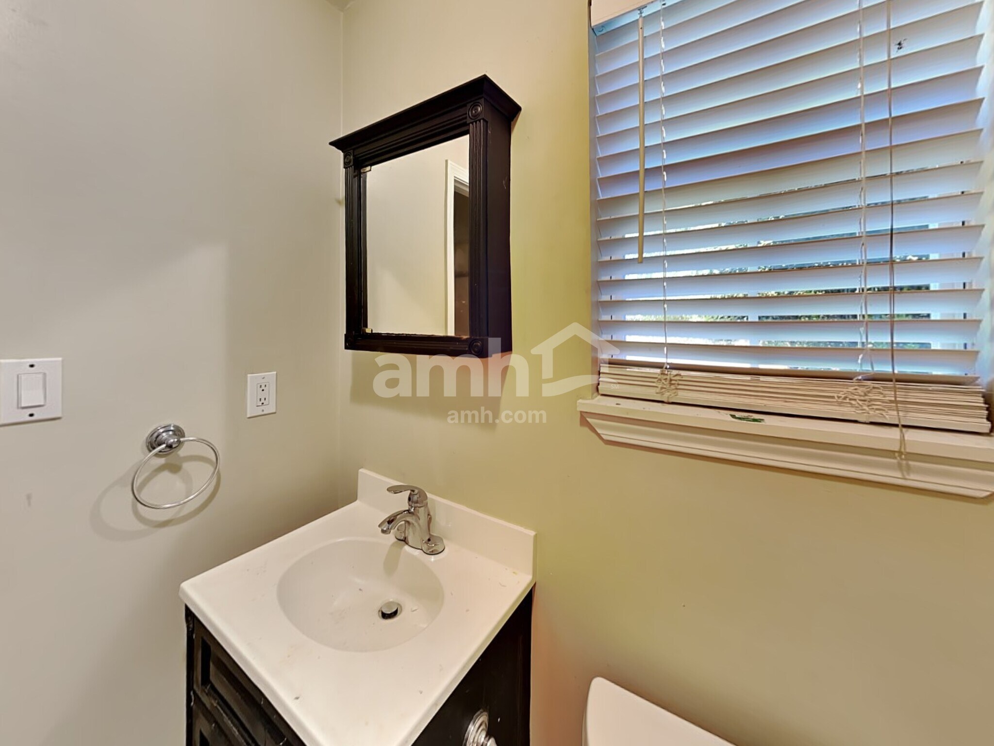 Building Photo - 4170 Monarch Dr