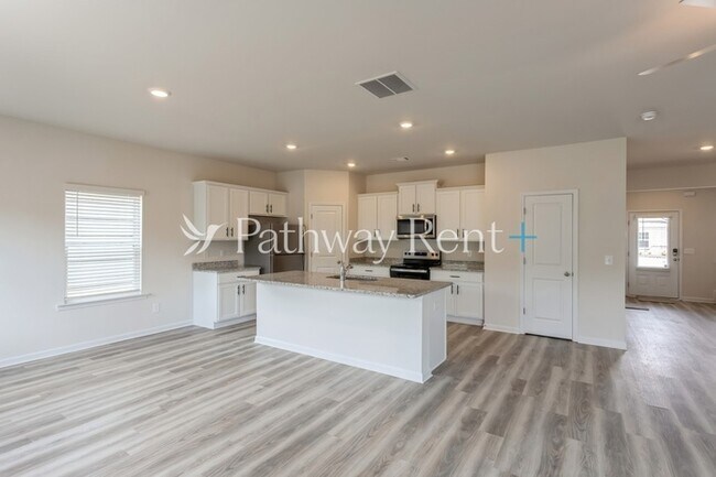 Building Photo - 608 Mackenzie Cv