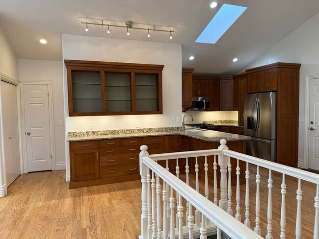 Building Photo - Modern Comfort Meets Natural Beauty